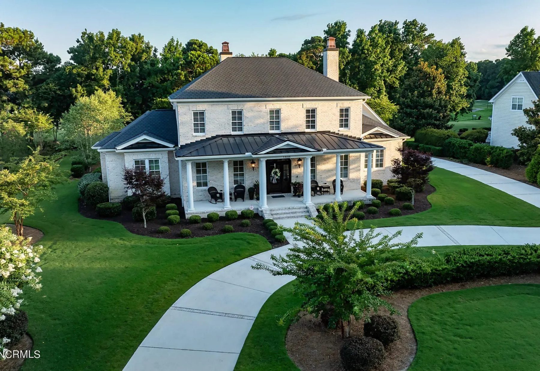 Elegant 5-Bedroom house Floor Plan with 2 Stories and Garage