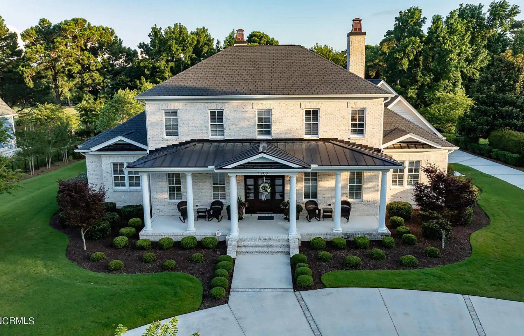 Elegant 5-Bedroom house Floor Plan with 2 Stories and Garage
