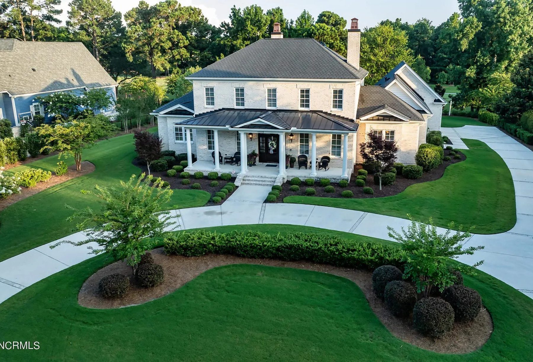 Elegant 5-Bedroom house Floor Plan with 2 Stories and Garage
