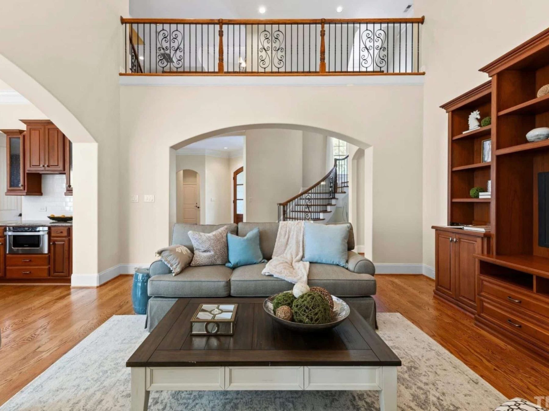 Elegant 5-Bedroom house Floor Plan with Modern Architectural Designs