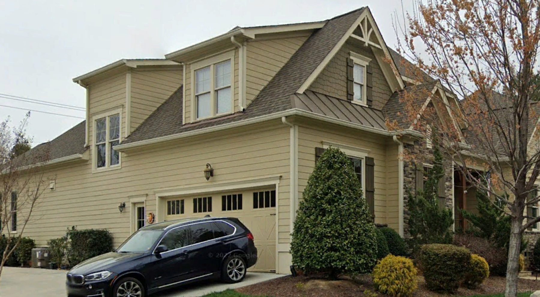 Elegant Craftsman house Plan with Stunning 2-Story Design