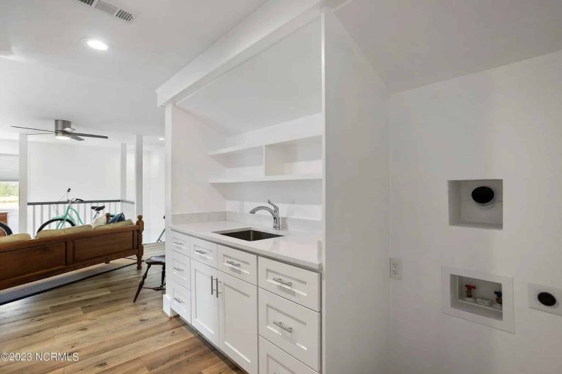 "An elegant house floor plan with detailed CAD designs and blueprints number 81"