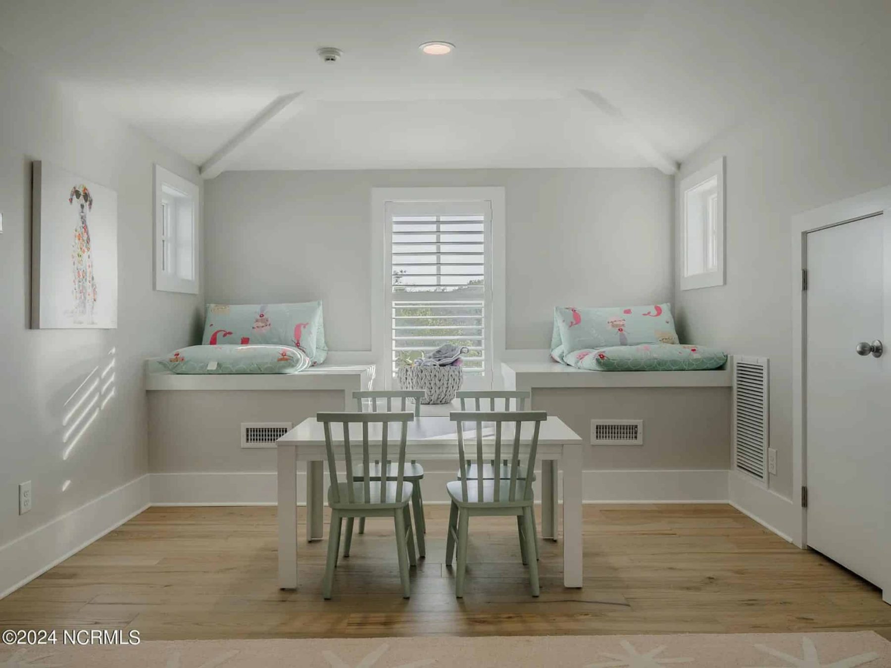 Elegant house Plan with Garage & Living Space