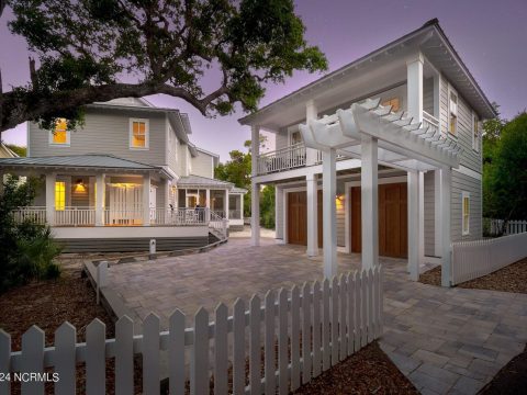 Elegant house Plan with Garage & Living Space