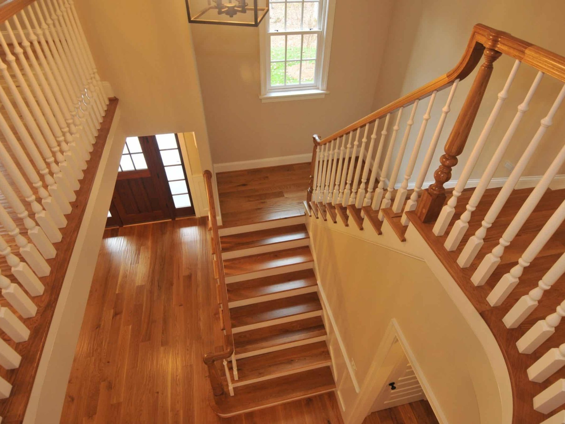 Elegant Traditional house Design with Detailed Floor Plan