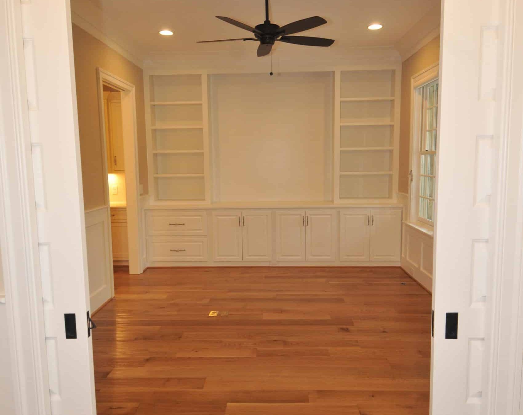Elegant Traditional house Design with Detailed Floor Plan