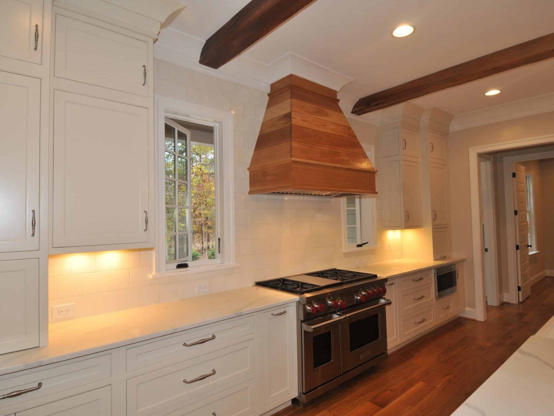 Elegant Traditional house Design with Detailed Floor Plan
