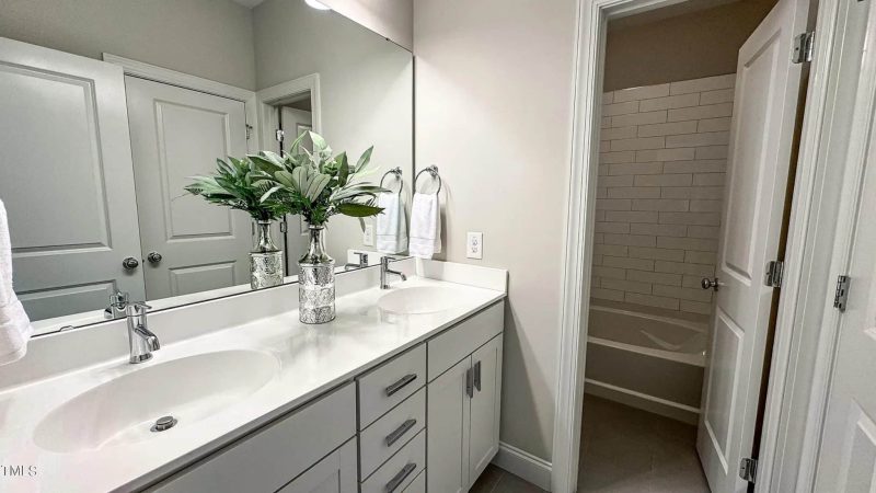 Explore Luxury house Plan with Blueprint: 4 Bed, 4 Bath Designs