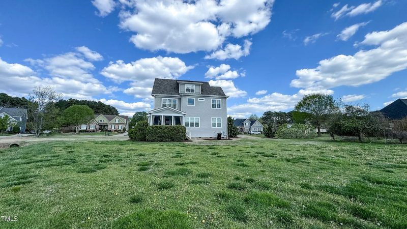Explore Luxury house Plan with Blueprint: 4 Bed, 4 Bath Designs