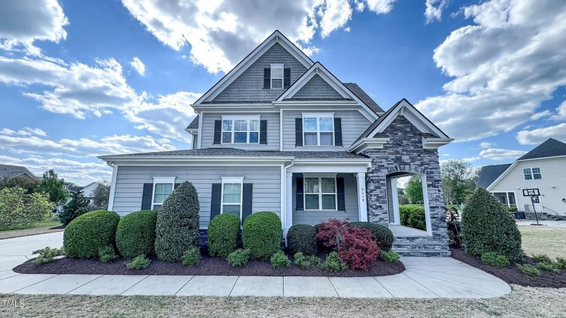 Explore Luxury house Plan with Blueprint: 4 Bed, 4 Bath Designs