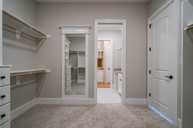 Gorgeous house Floor Plan with Craftsman Design