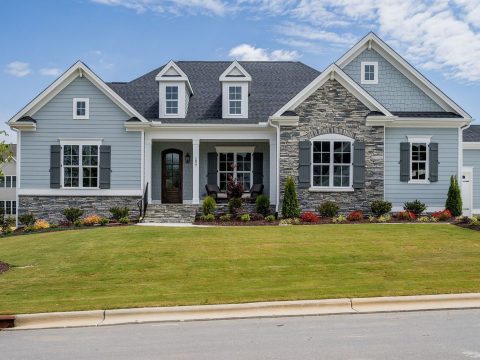 Gorgeous house Floor Plan with Craftsman Design