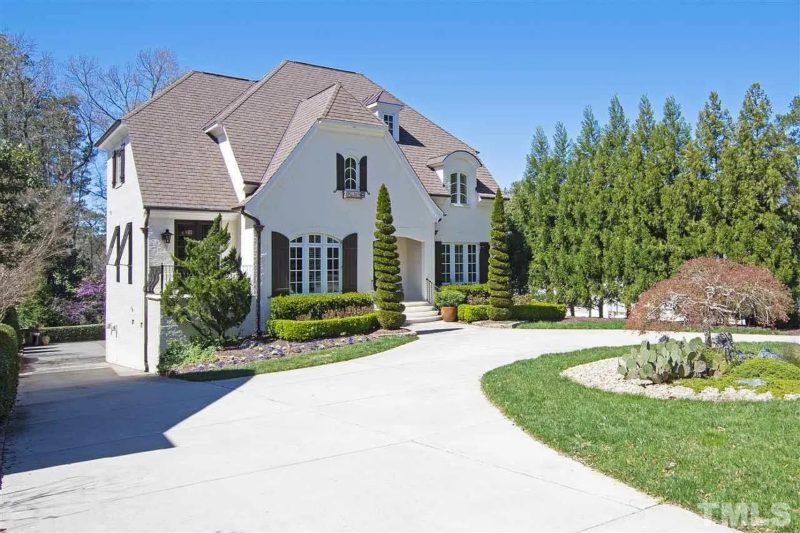 Luxury 3-Story house Plan with 5 Beds, 5.5 Baths & Pool