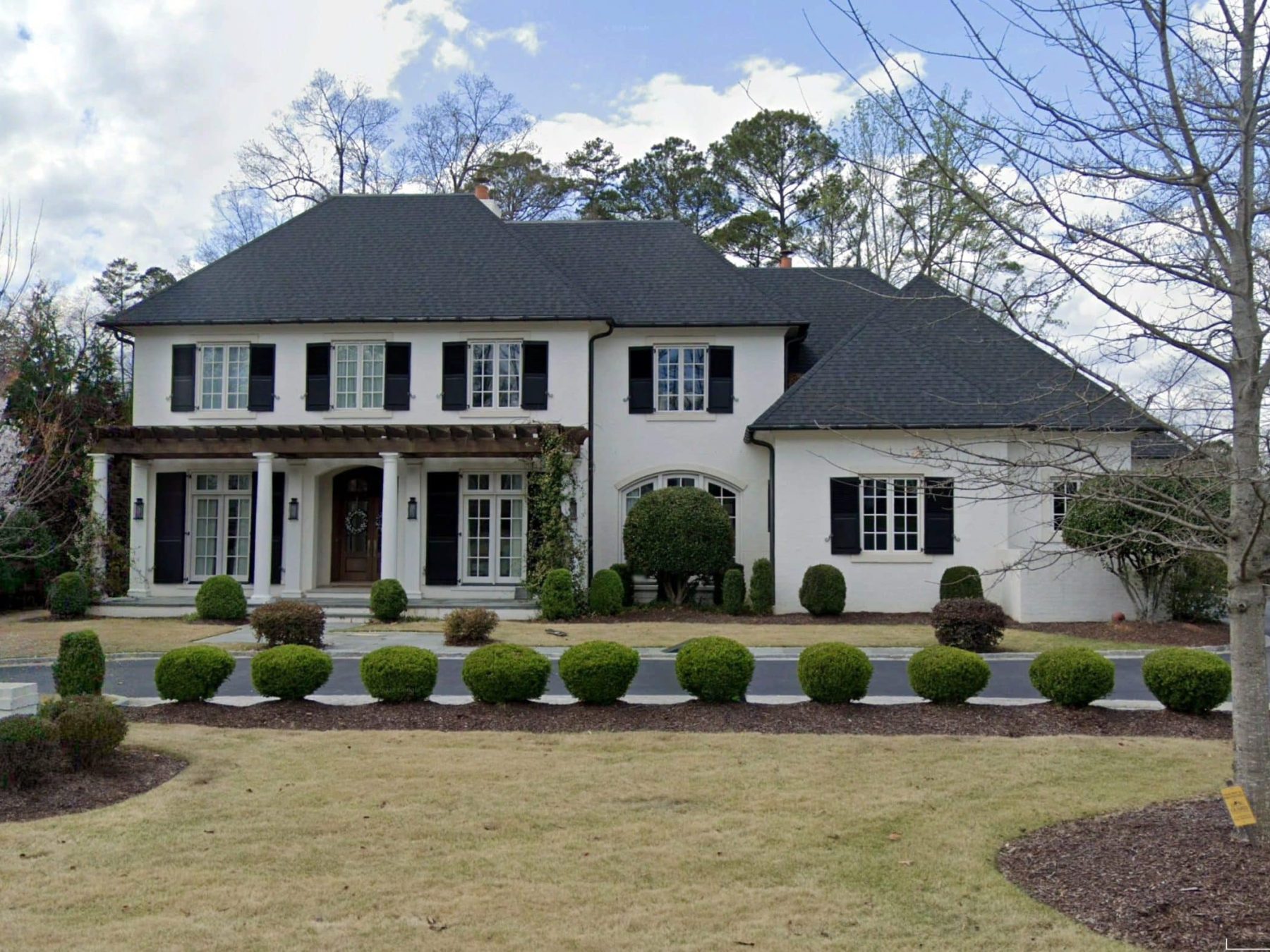 Luxury house Floor Plan with Blueprint Designs & Features