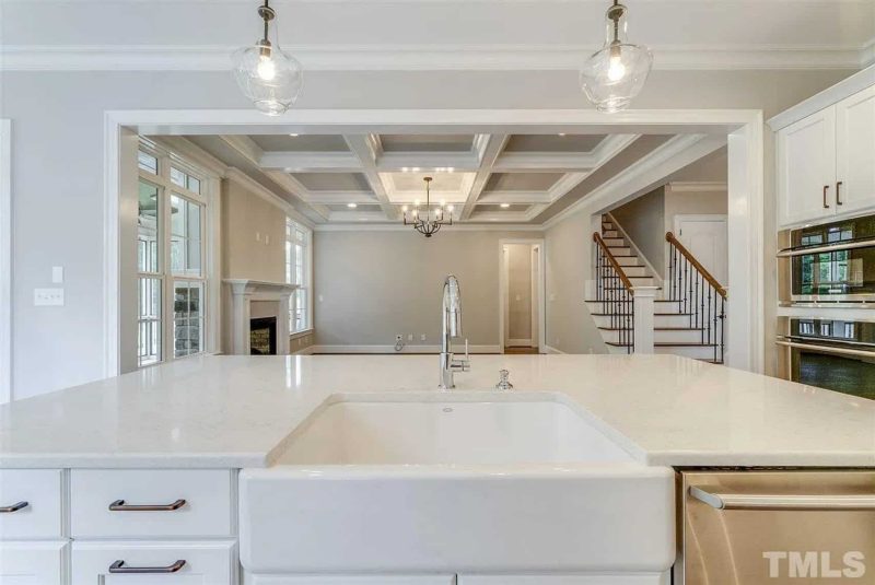 Luxury house Floor Plan with Open Concept and 3-Car Garage