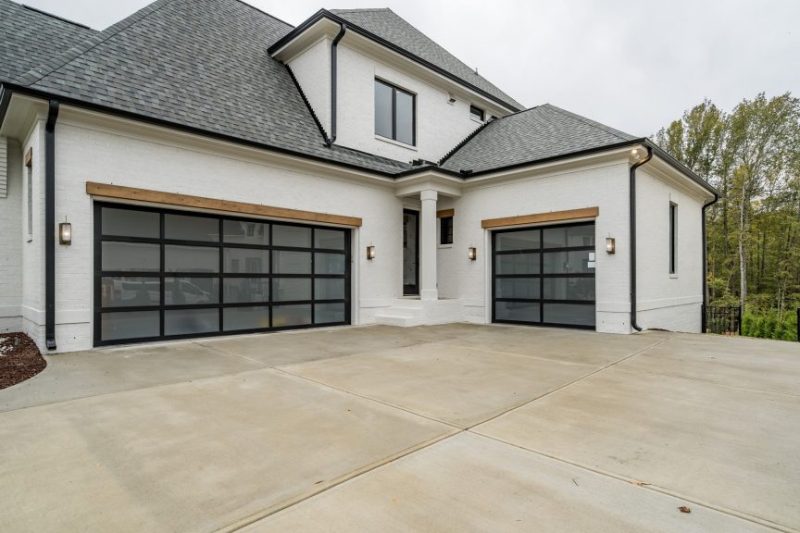 Luxury house Plan with 6 Bedrooms, 7 Baths, and 3 Stories