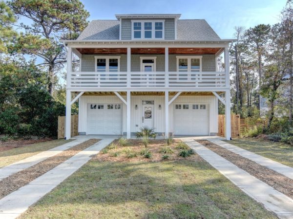 Modern 2-Story Beach house Floor Plan