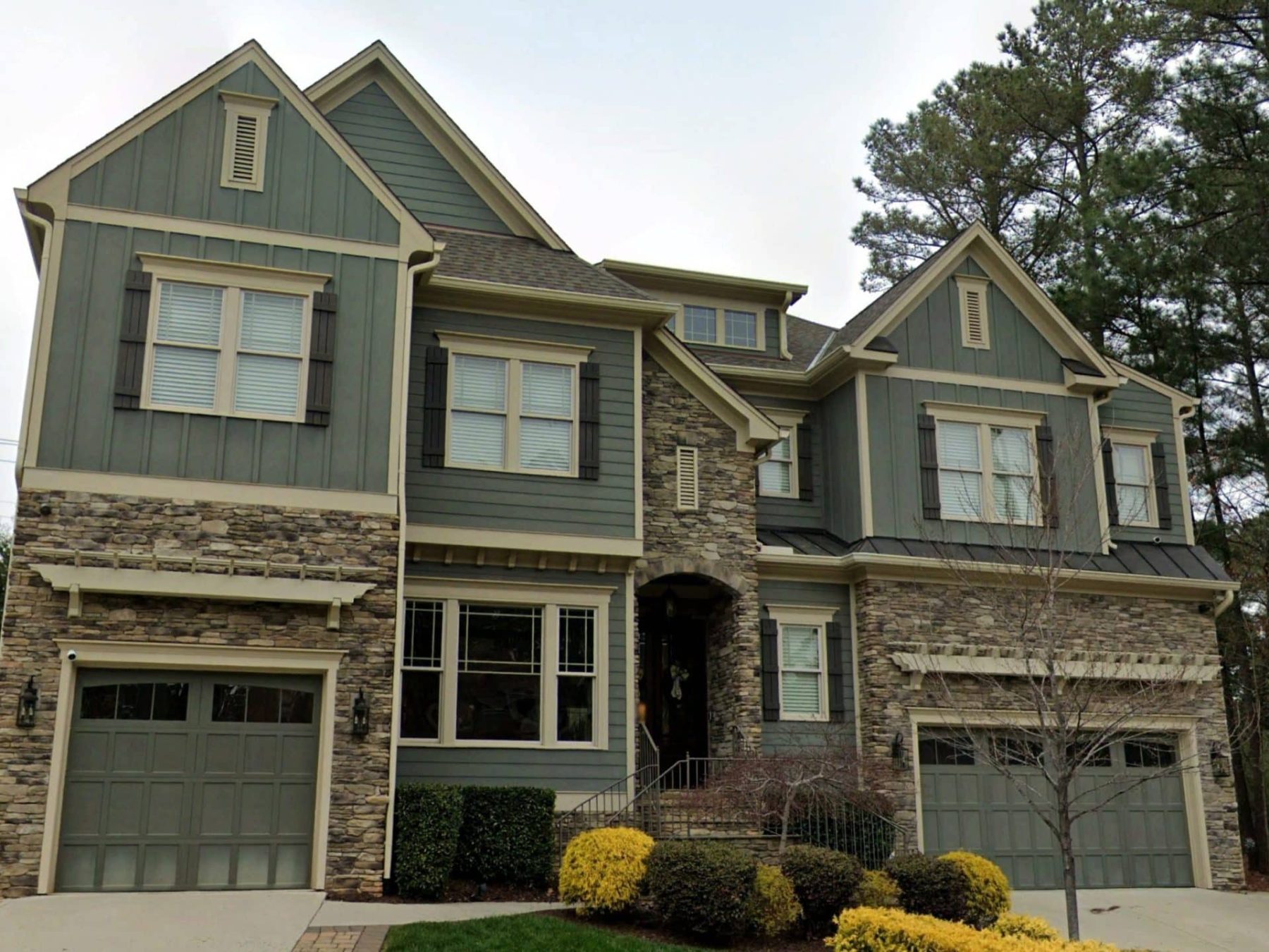 Modern Craftsman house Plan with 2-Story Split Garage Layout