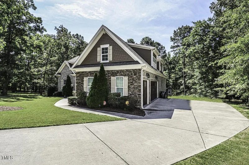 Modern Craftsman house Plan with Detailed Blueprint