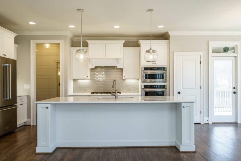 Modern Craftsman house Plan with Detailed Floor Blueprint