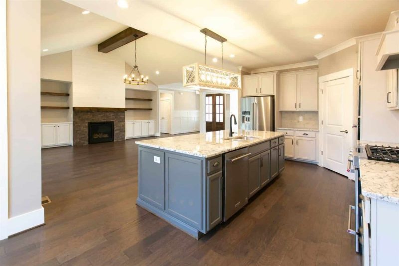 Modern Craftsman house Plan with Spacious Floor Designs