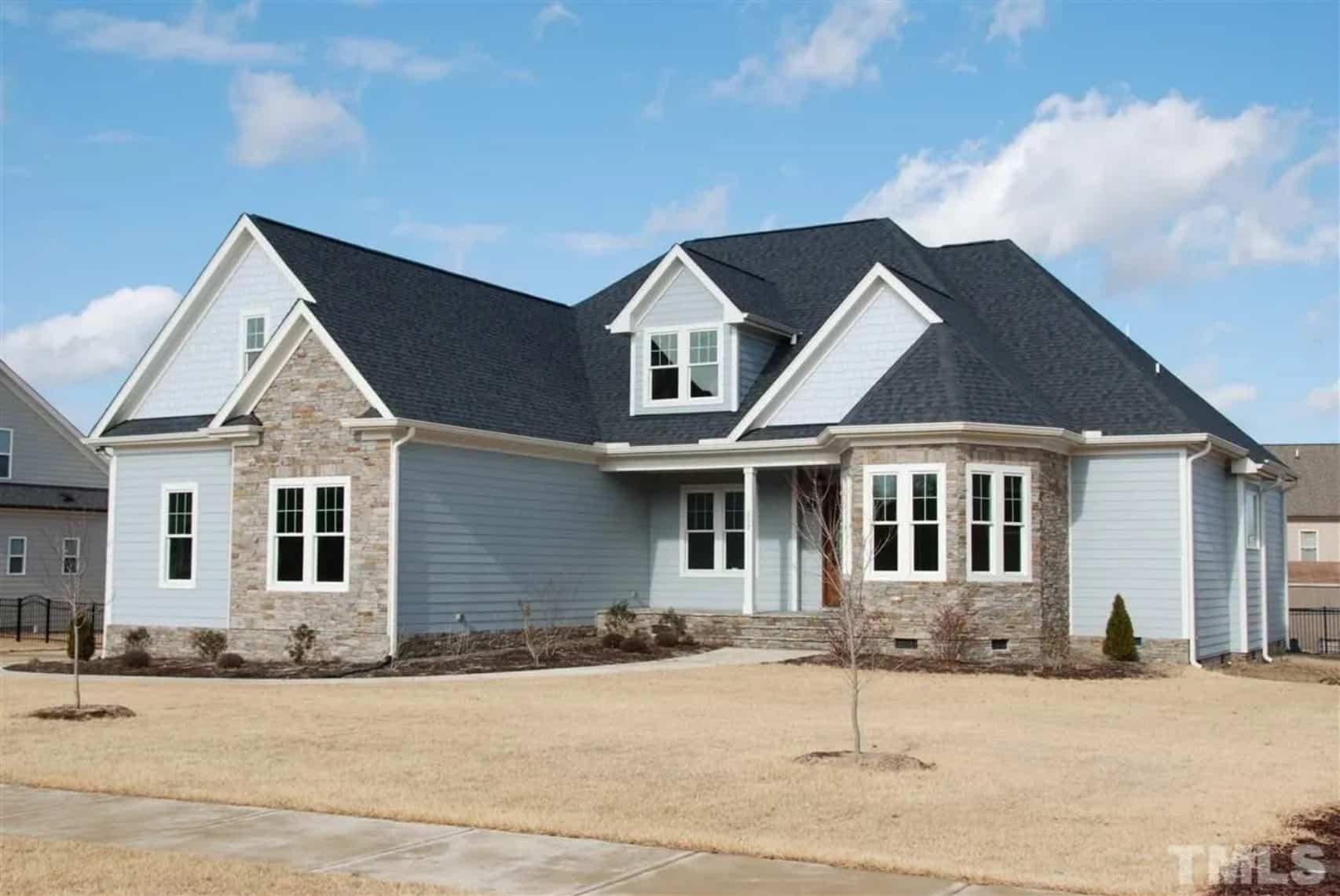 Modern house Blueprint with 1.5 Floors and CAD Designs
