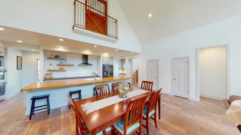 Modern house Floor Plan: Custom Blueprint with 1.5 Stories