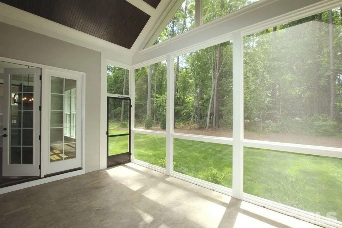 Modern house Floor Plan with 4 Bedrooms,CAD Designs & Features