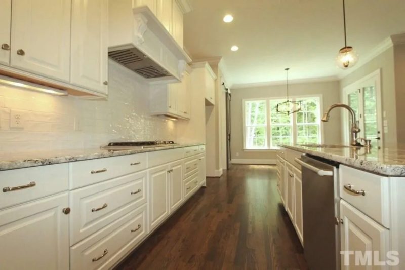 Modern house Floor Plan with 4 Bedrooms, CAD Designs & Features