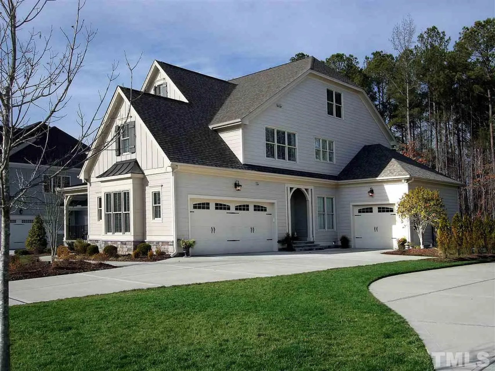 Modern Suburban house Plan with Blueprint & CAD Designs