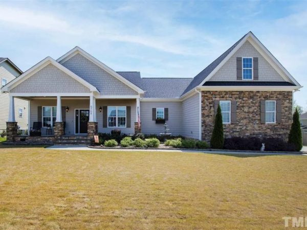 Spacious 3-Bedroom house Plan with Blueprint and CAD Designs