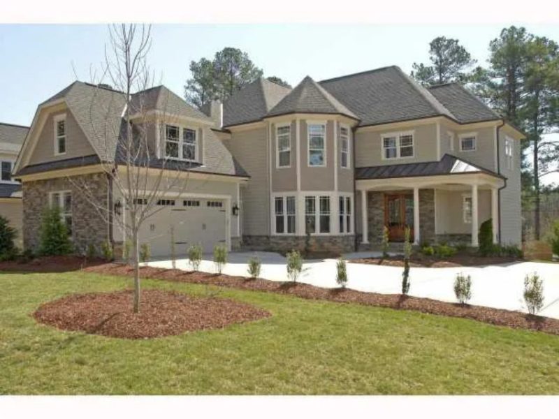 Spacious 4-Bedroom house Plan with 2-Story Traditional Design