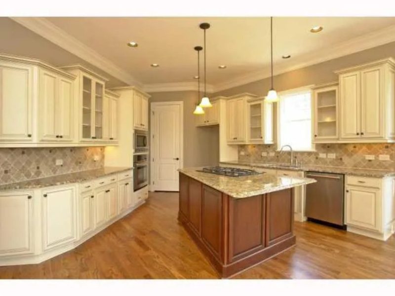 Spacious 4-Bedroom house Plan with 2-Story Traditional Design