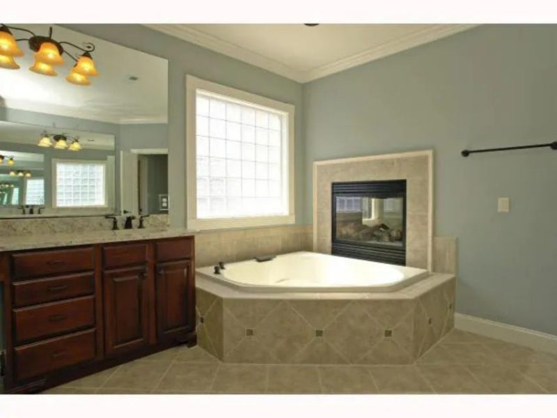 Spacious 4-Bedroom house Plan with 2-Story Traditional Design