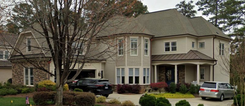 Spacious 4-Bedroom house Plan with 2-Story Traditional Design