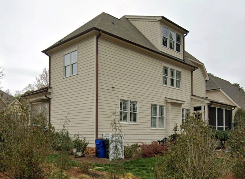 Spacious 4-Bedroom house Plan with 2-Story Traditional Design