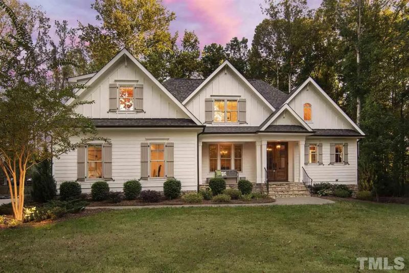 Spacious 4-Bedroom house Plan with Stunning Architectural Designs