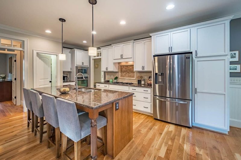 Spacious Craftsman house Plan with 4 Beds