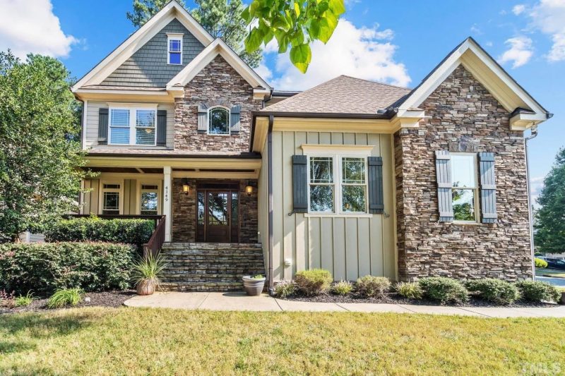 Spacious Craftsman house Plan with CAD Blueprints & Designs