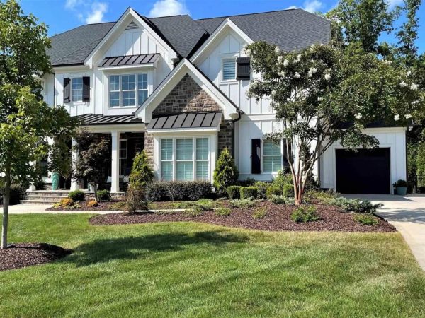 Spacious house Plan with 5 Beds, 4.5 Baths, and Modern Blueprint