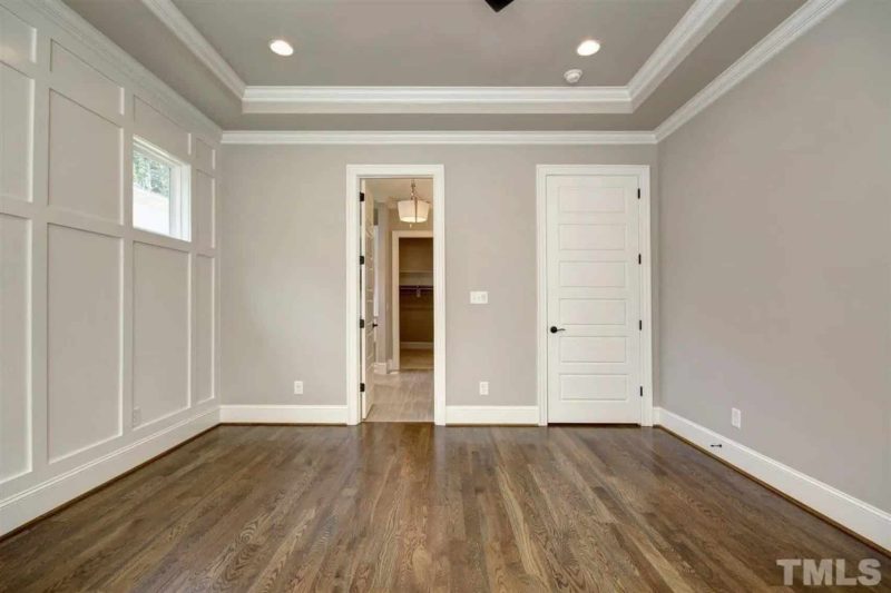 Spacious Traditional Craftsman house Plan with Detailed Blueprint