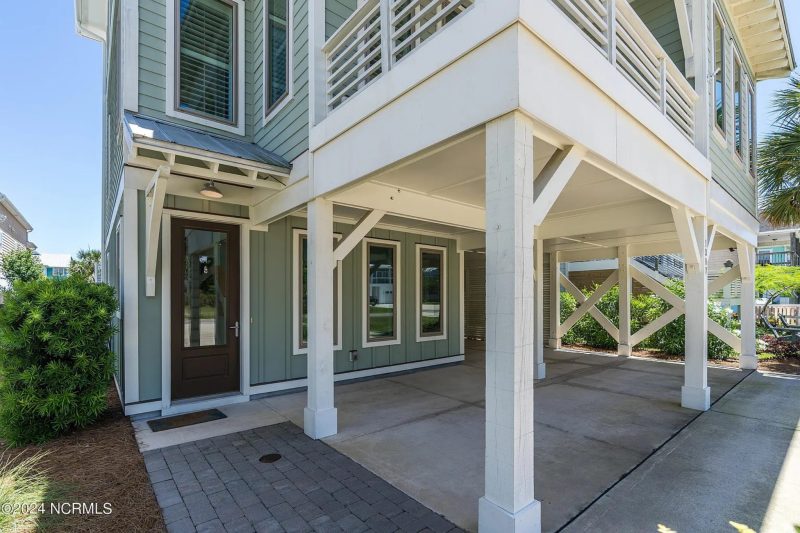 Stunning Coastal house Plan with Modern Features and Blueprint Designs