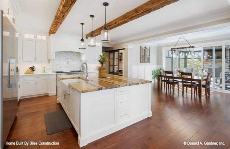 Stunning Craftsman house Plan with 5 Bedrooms and Full Blueprint