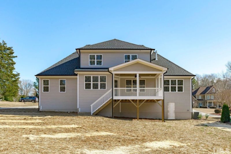 Stunning Traditional Craftsman house Plan with 2 Floors and CAD Designs