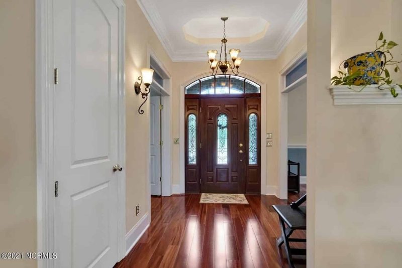 Traditional 4-Bedroom house Plan & Blueprint Designs