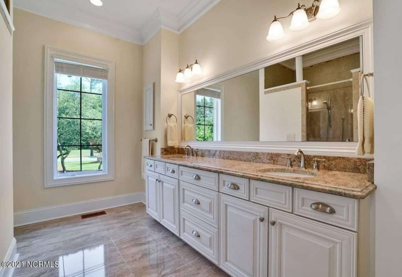Traditional 4-Bedroom house Plan & Blueprint Designs