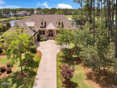 Traditional 4-Bedroom house Plan & Blueprint Designs
