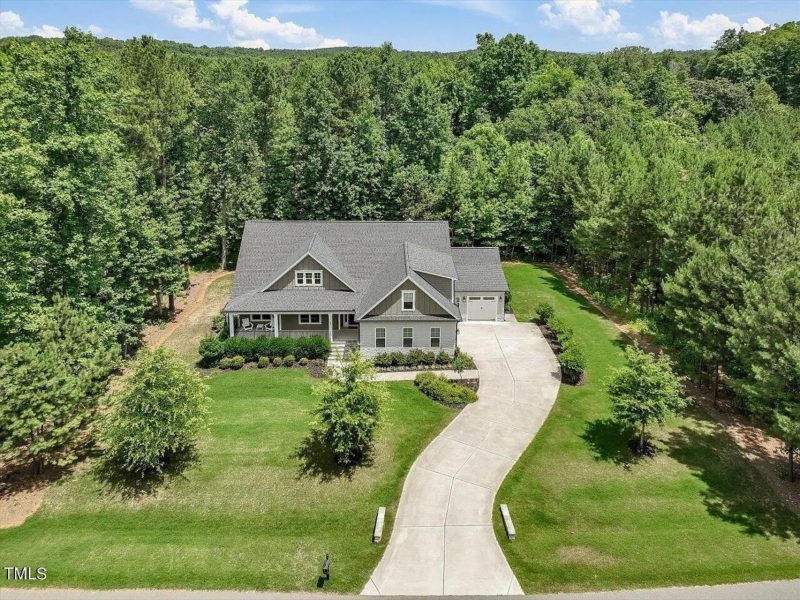 Traditional Craftsman house Plan with 4 Bedrooms and CAD Designs