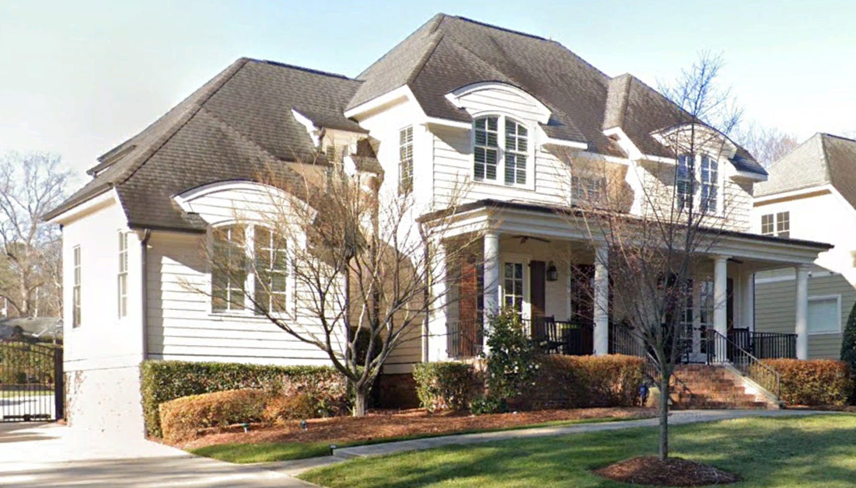 Traditional Craftsman house Plan with 4 Beds,3 Garage Bays,and Vaulted Ceilings