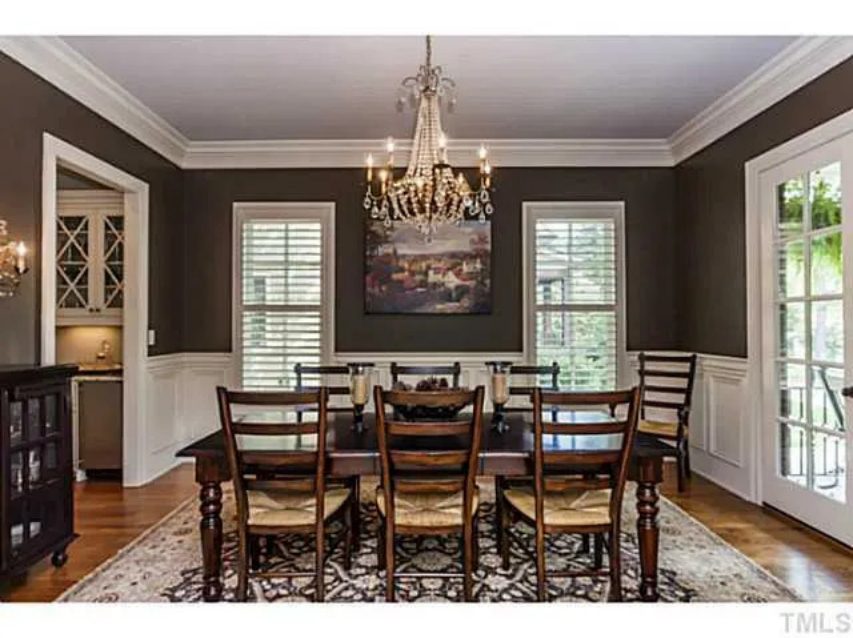 Traditional Craftsman house Plan with 4 Beds,3 Garage Bays,and Vaulted Ceilings